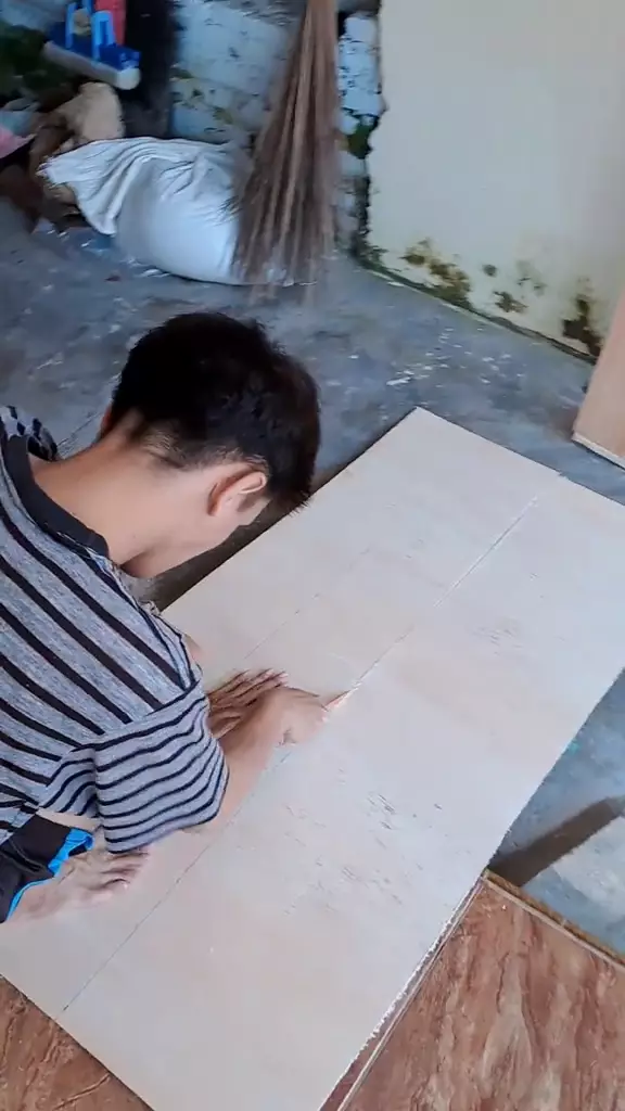 dapur kontrakan dari meja kayu © 2024 TikTok