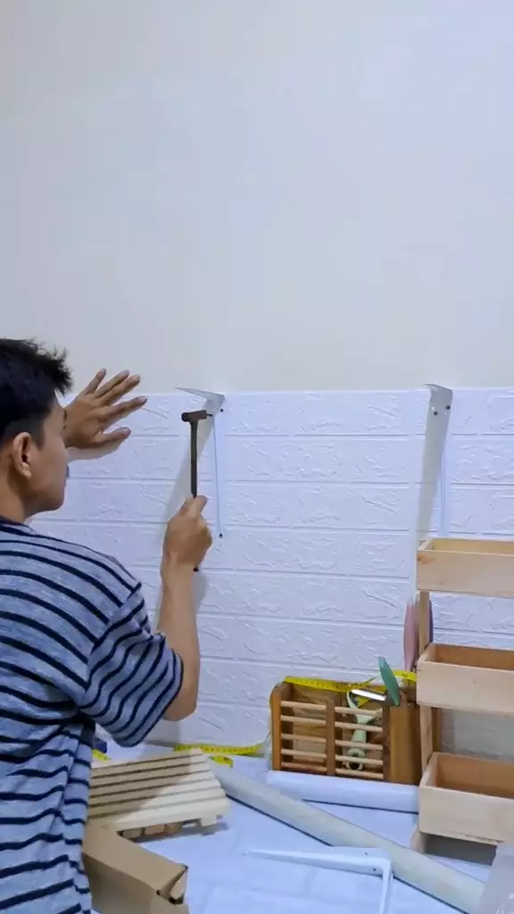 dapur kontrakan dari meja kayu © 2024 TikTok