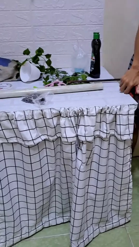 dapur kontrakan dari meja kayu © 2024 TikTok