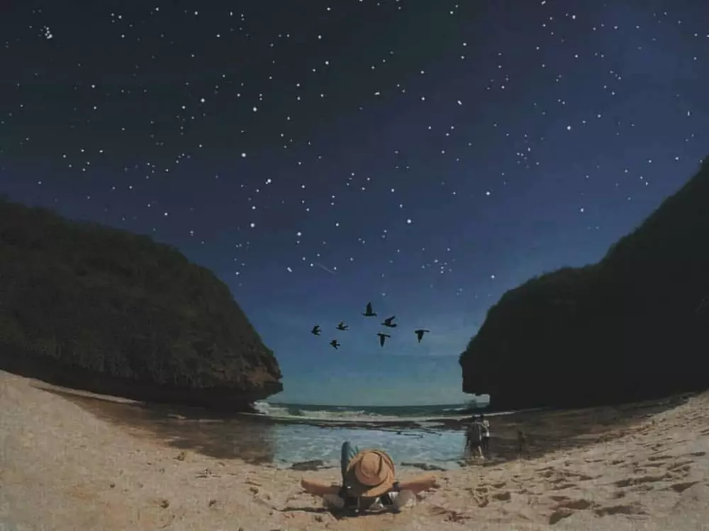 8 Rekomendasi pantai di Jogja yang masih sepi dari berbagai sumber