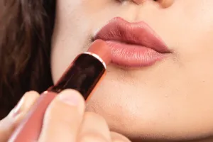 5 Rekomendasi lip matte yang sering masuk FYP TikTok, hasil tahan seharian