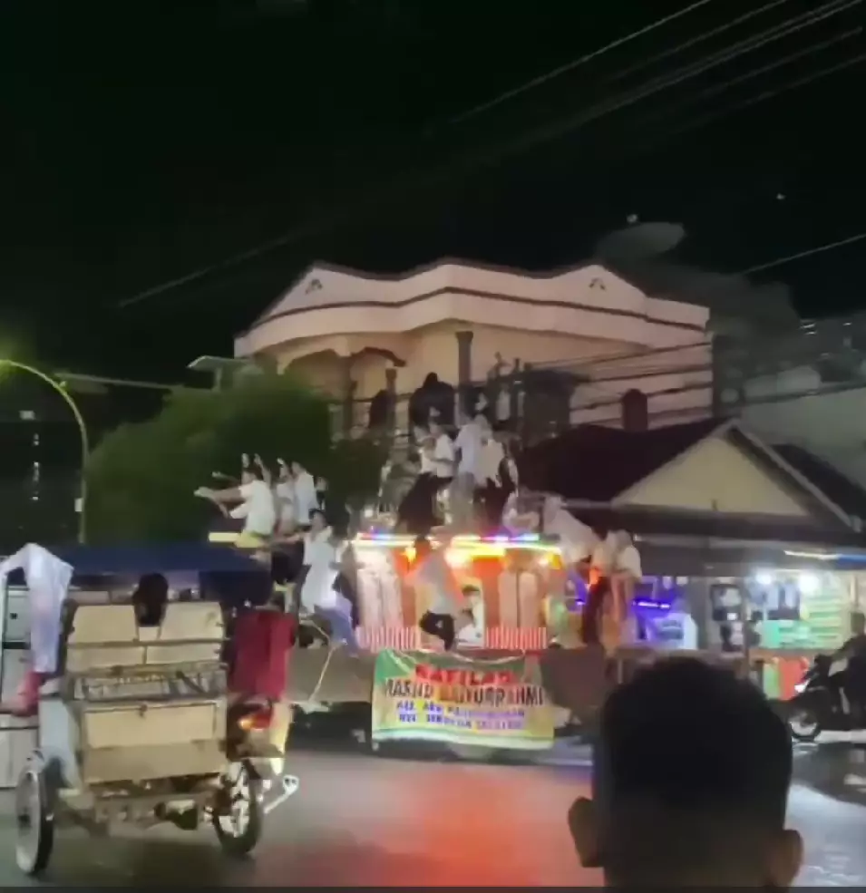 takbir keliling setel musik DJ © Instagram