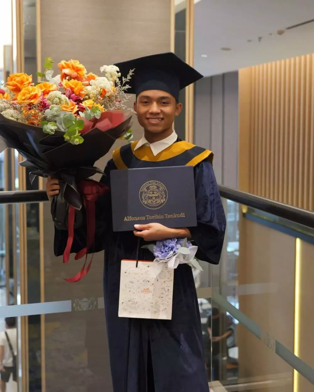 beasiswa betrand peto  berbagai sumber