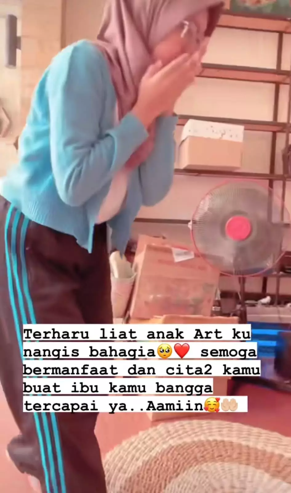majikan kasih beasiswa ke anak PRT © TikTok majikan kasih beasiswa ke anak PRT © TikTok