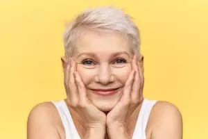 Nggak cuma tomat, ini cara kencangkan wajah kendur penuh garis halus dengan tambahan 2 bahan dapur