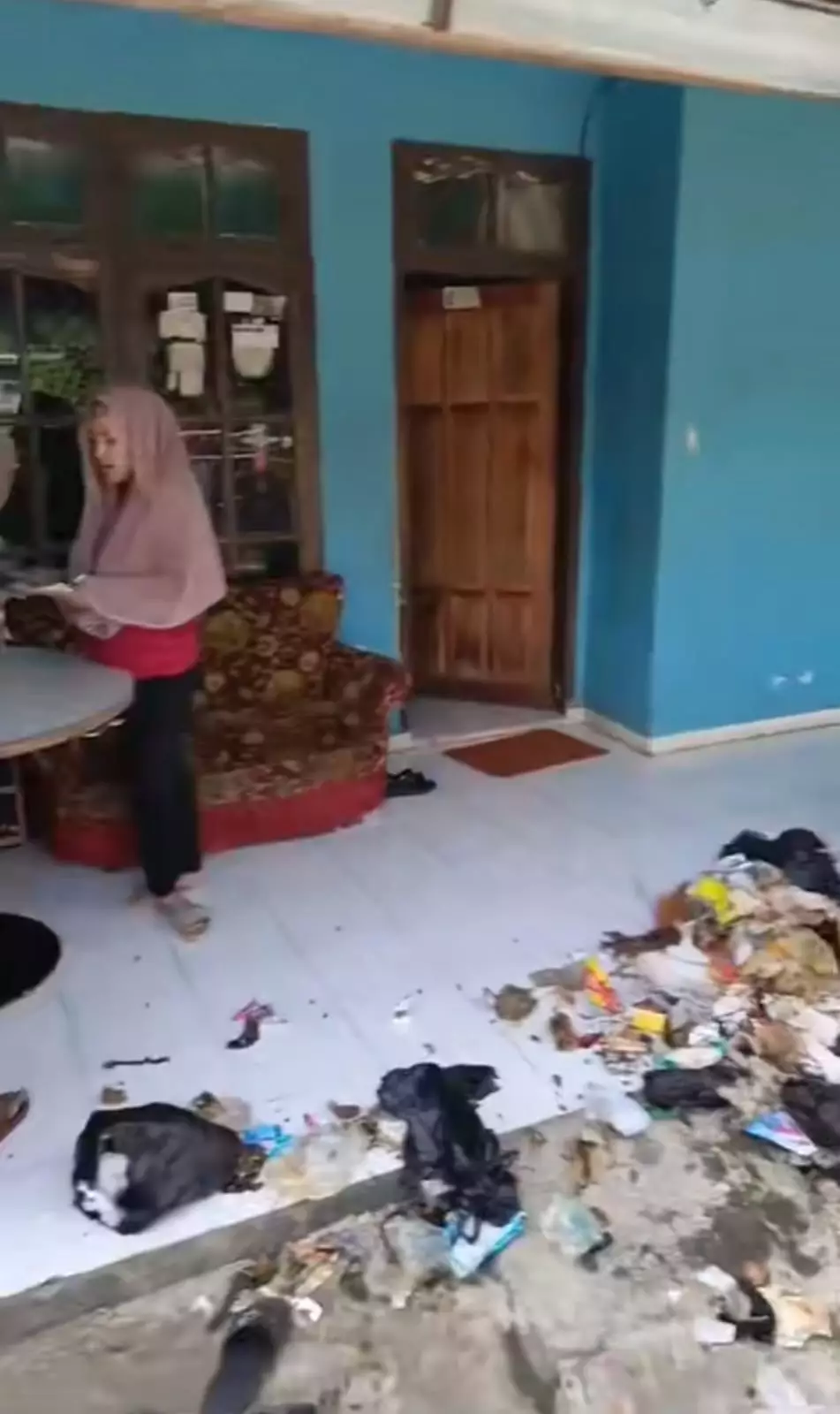 buang sampah sembarangan © TikTok buang sampah sembarangan © TikTok