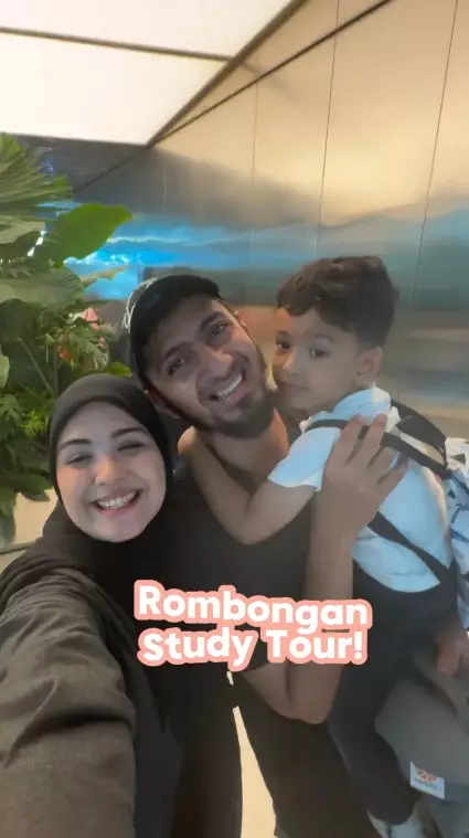 Vebby Palwinta liburan ke Malaysia © Instagram