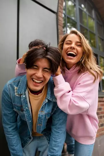 Caption gombalan lucu untuk pacar freepik.com