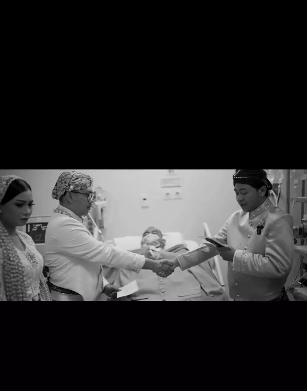 wanita menikah di hadapan sang ayah yang tak sadarkan diri di RS © Instagram