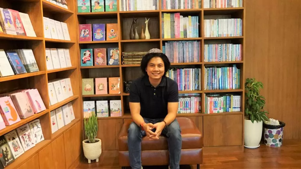 Kisah pria lulusan SMA sukses bangun bisnis penerbitan, raup keuntungan miliar per bulan © 2024 brilio.net