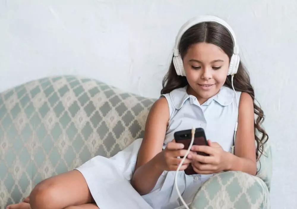 Ciri anak kecanduan gadget yang perlu diwaspadai, dampak, dan cara mengatasinya © 2024 freepik.com