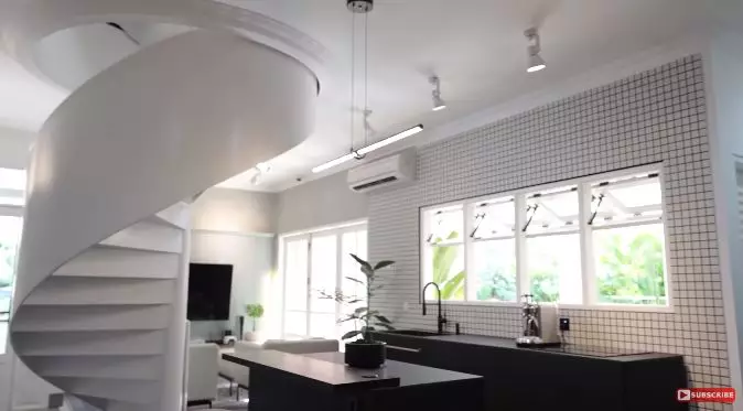 potret dapur bersih sharena delon © YouTube potret dapur bersih sharena delon © YouTube