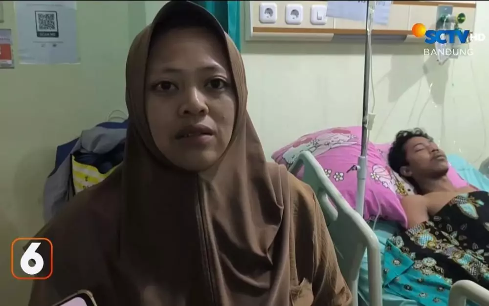 Dokter temukan 70 paku dalam perut Slamet © YouTube