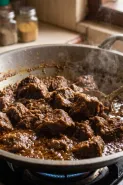Bukan ditambah santan, ini trik mengatasi rendang keasinan pakai 2 bahan dapur