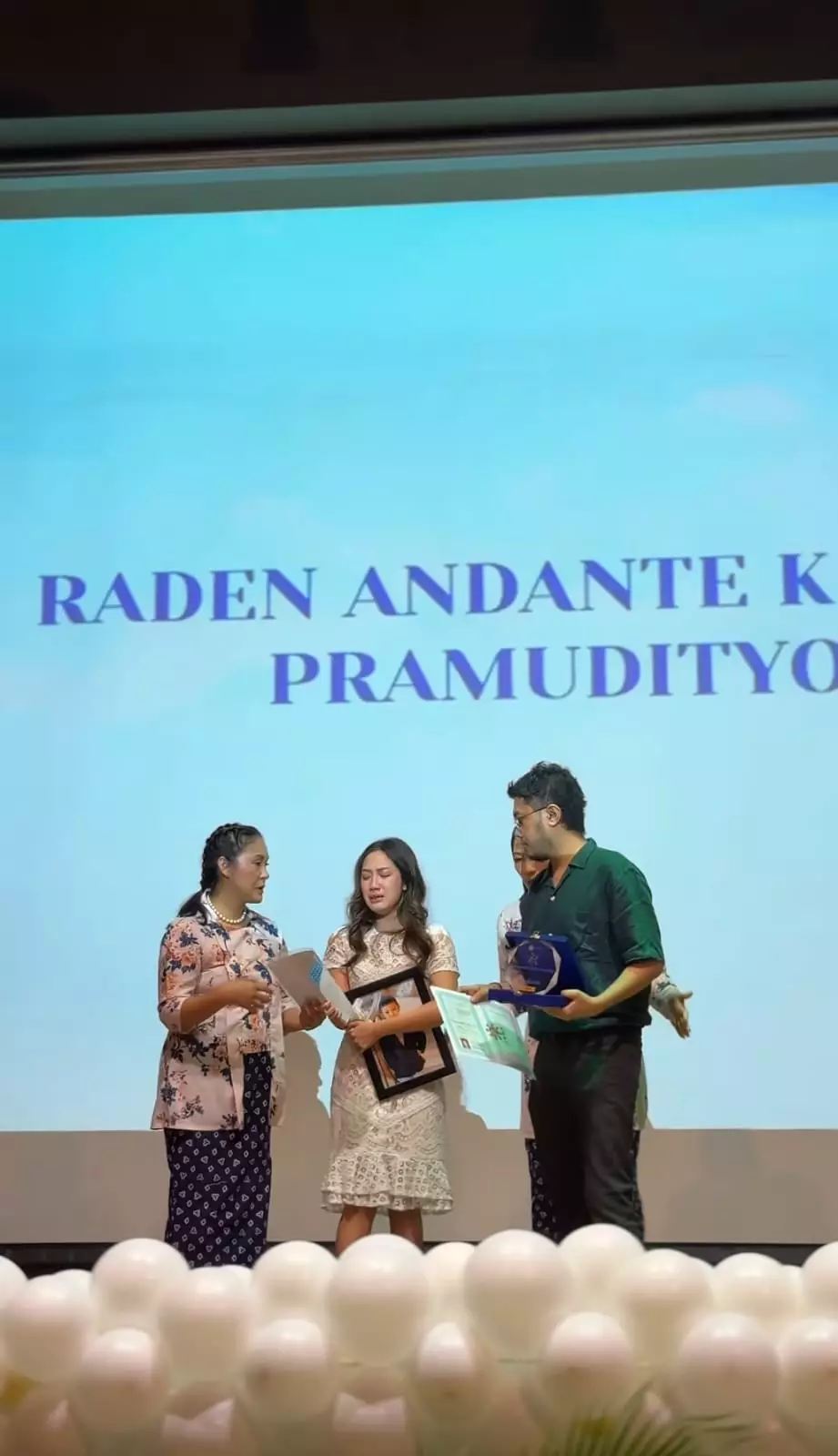 tamara tyasmara datang wisuda dante © Instagram