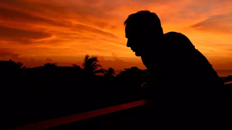 Kata-kata galau anak senja paling menyedihkan freepik.com