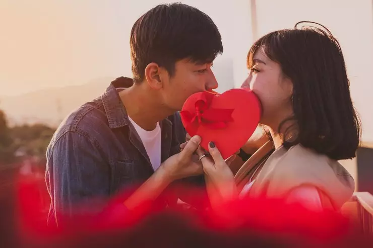 Kata-kata romantis singkat buat pasangan freepik.com Kata-kata romantis singkat buat pasangan freepik.com