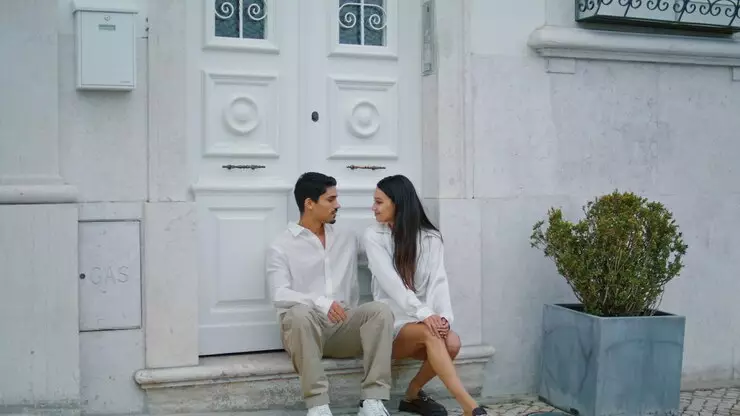 Caption IG romantis lucu freepik.com