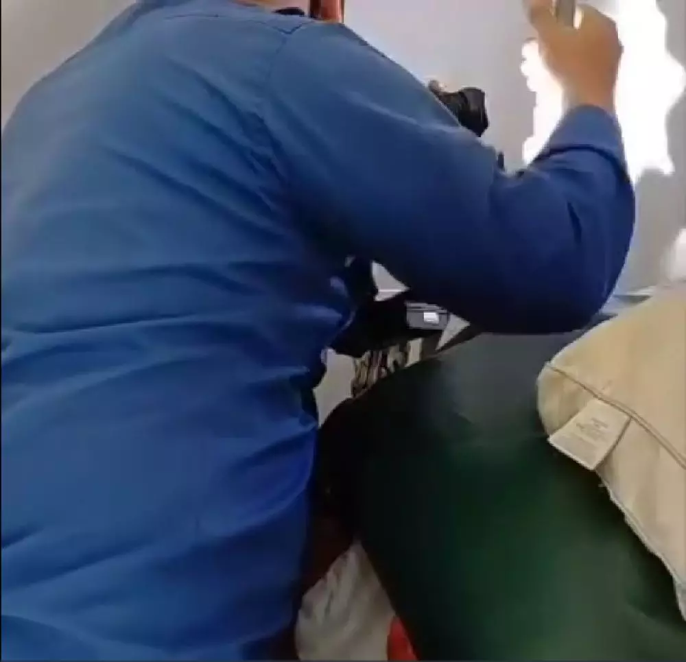 damkar evakuasi ular palsu © Instagram damkar evakuasi ular palsu © Instagram