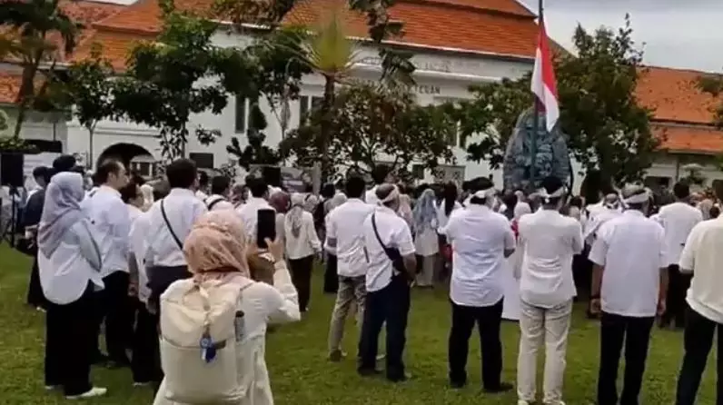 dekan fk unair dipecat © 2024 berbagai sumber