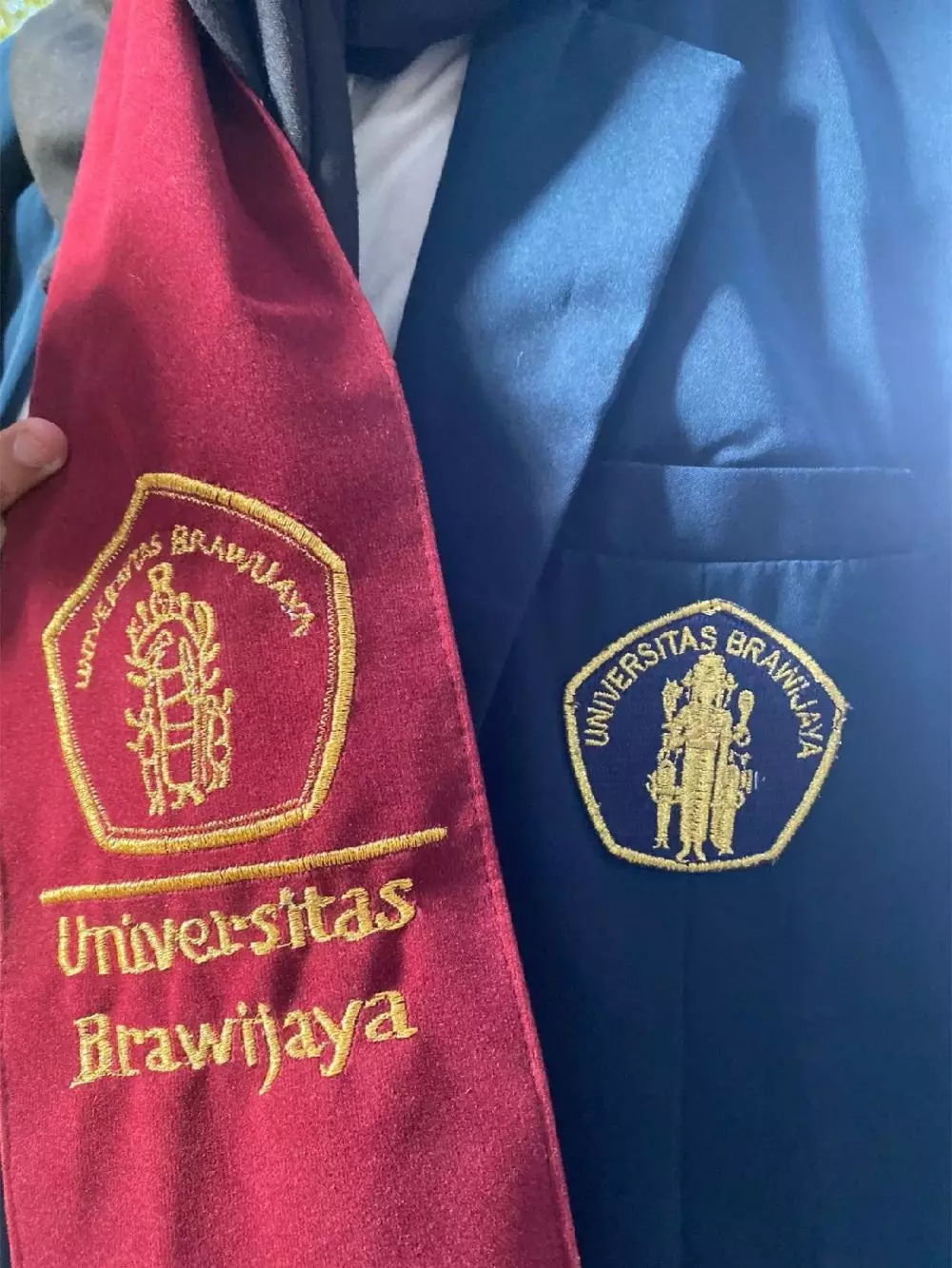 logo Universitas Brawijaya mirip Tinky Winky TikTok logo Universitas Brawijaya mirip Tinky Winky TikTok