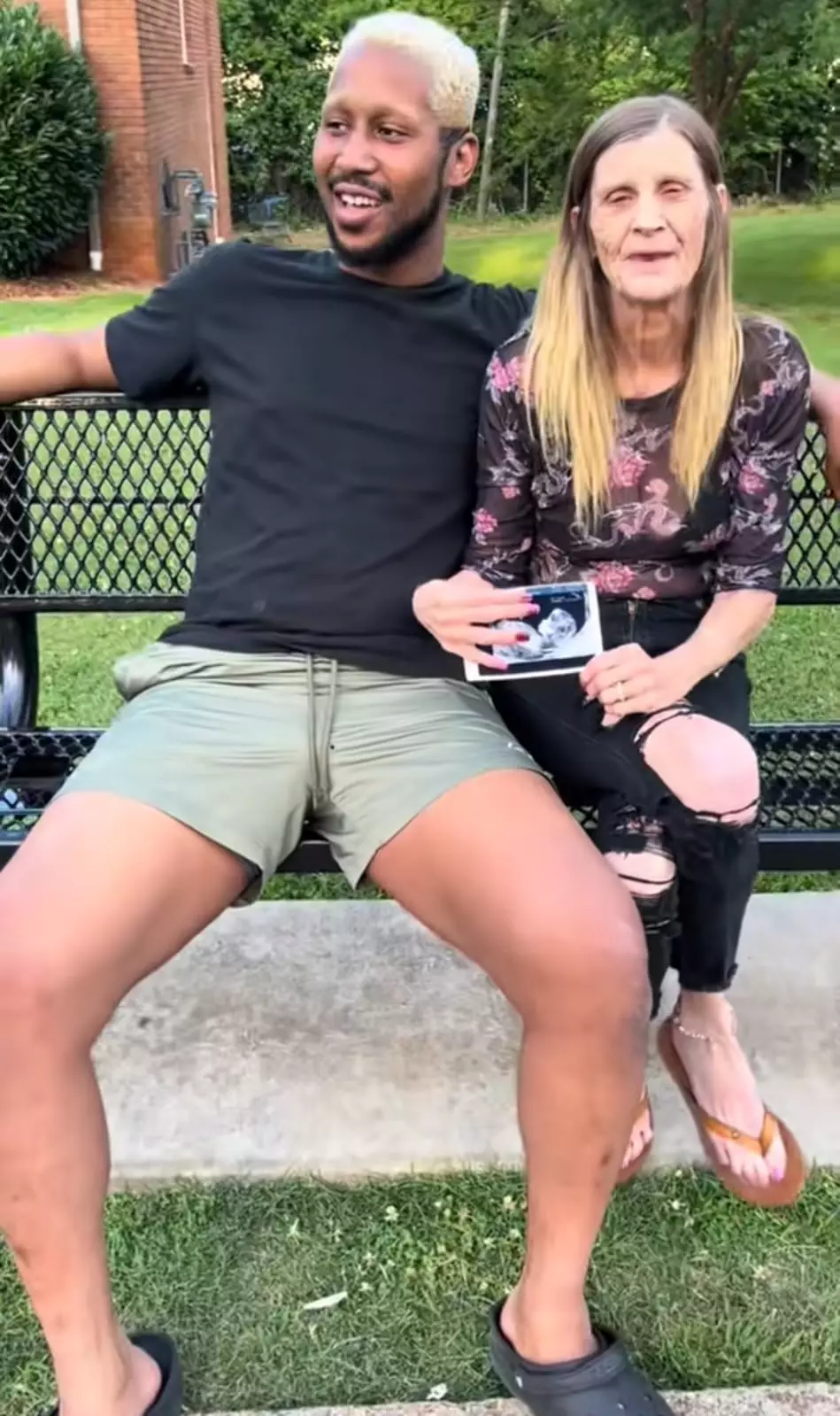 nenek ini umumkan akan segera punya bayi © TikTok