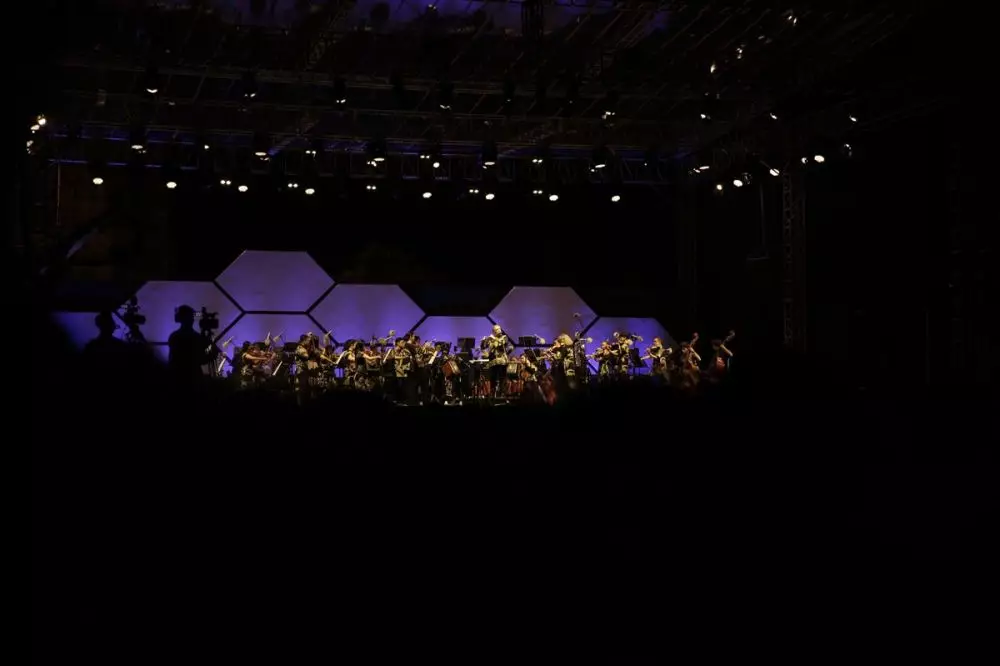 Malam konser kolaborasi Melbourne Symphony Orchestra © 2024 brilio.net Malam konser kolaborasi Melbourne Symphony Orchestra © 2024 brilio.net