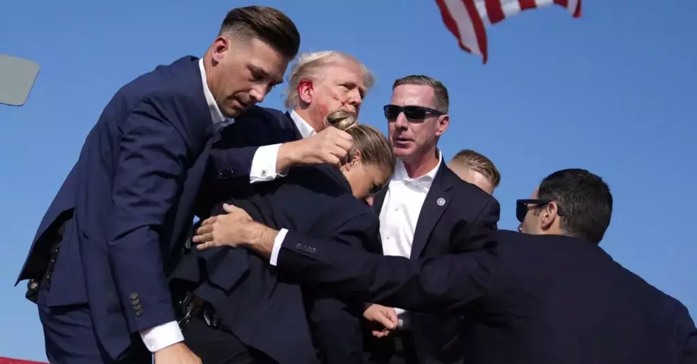 Detik-detik Donald Trump ditembak saat kampanye © 2024 brilio.net Detik-detik Donald Trump ditembak saat kampanye © 2024 brilio.net