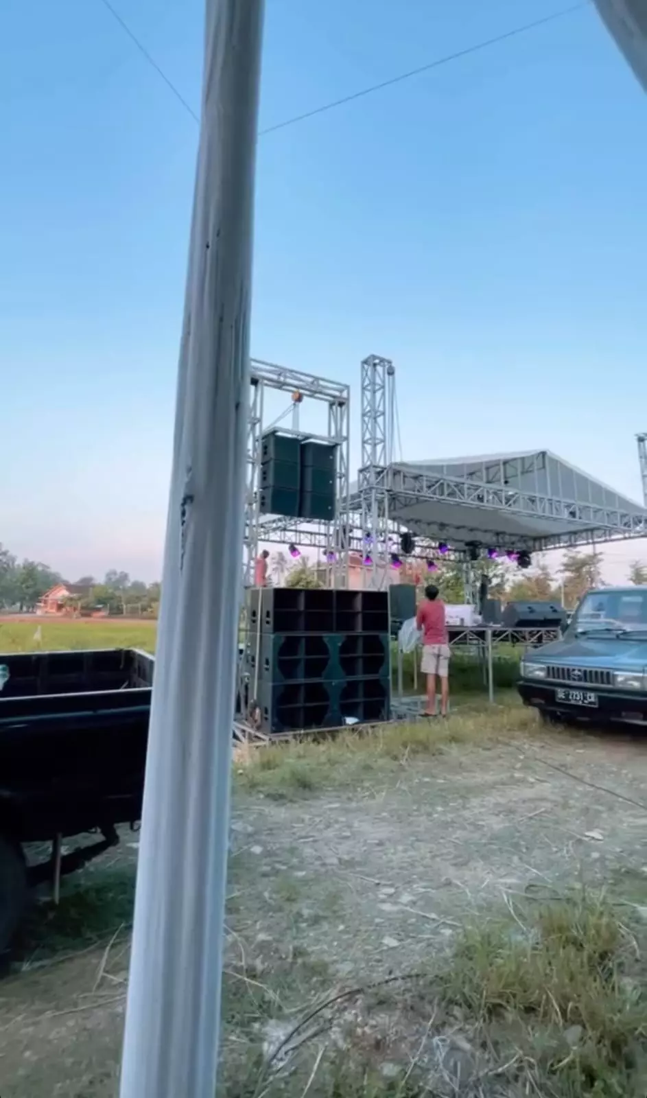 pria rayakan perceraian bak acara nikahan © TikTok