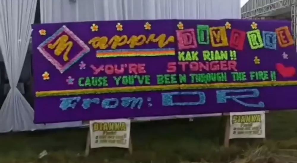 pria rayakan perceraian bak acara nikahan © TikTok