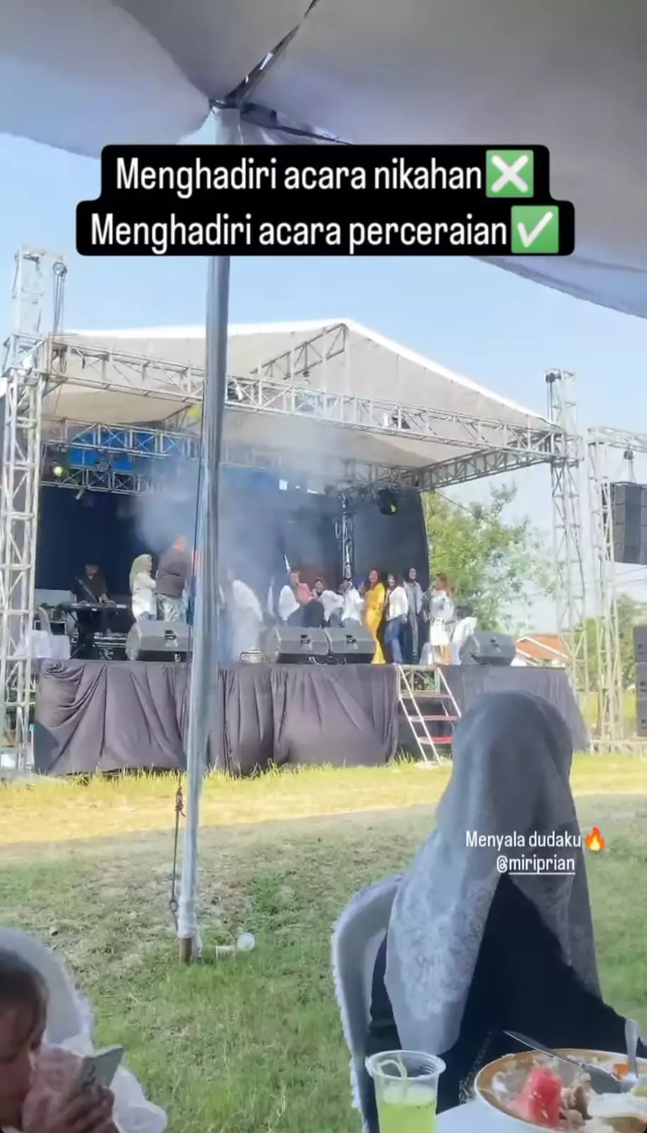 pria rayakan perceraian bak acara nikahan © TikTok
