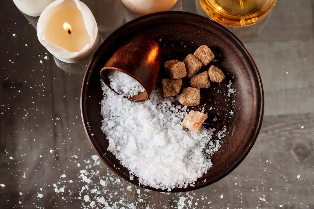 Makanan yang dihindari penderita darah tinggi atau hipertensi © 2024 freepik.com