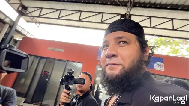 ammar zoni dituntut 12 tahun penjara © berbagai sumber ammar zoni dituntut 12 tahun penjara © berbagai sumber