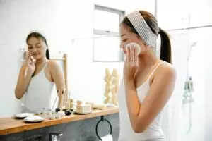 [KUIS] Mitos atau fakta air cucian beras bikin wajah cerah, cek jawaban sekaligus cara aplikasikannya