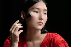 [KUIS] Bukan cuma bikin tirus, cek seberapa paham kamu sama blush placement dan efeknya untuk wajah