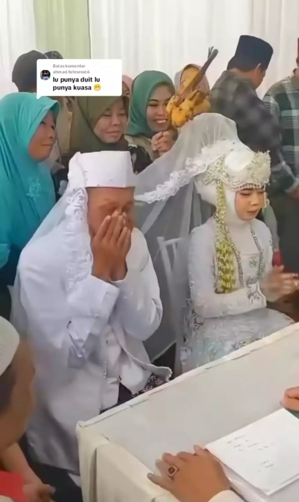 kakek nikahi gadis 18 tahun © TikTok kakek nikahi gadis 18 tahun © TikTok