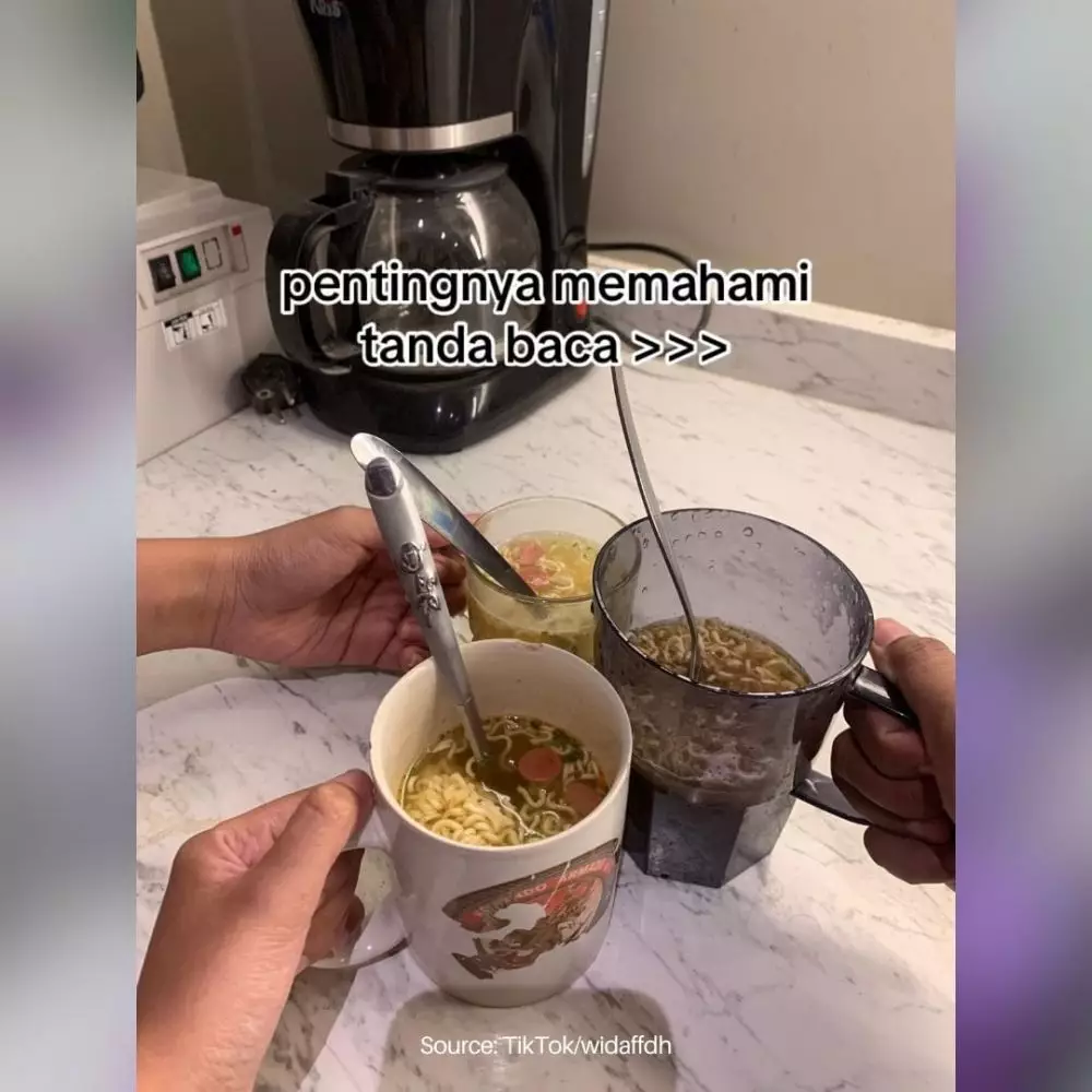Wanita ditegur tulis tanda tanya © TikTok Wanita ditegur tulis tanda tanya © TikTok