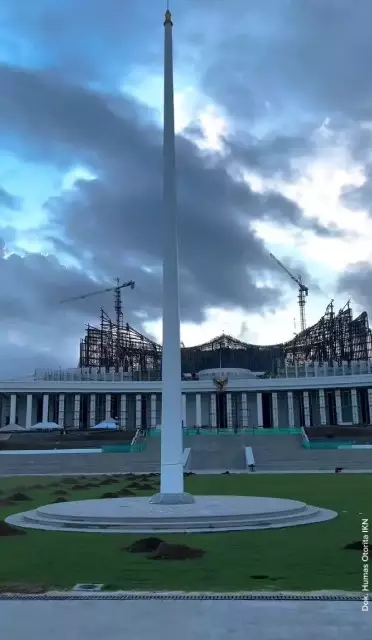 Pembelaan Jokowi mundurnya IKN © berbagai sumber