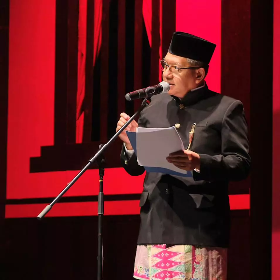 sosok rektor uii fathul wahid © 2024 brilio.net