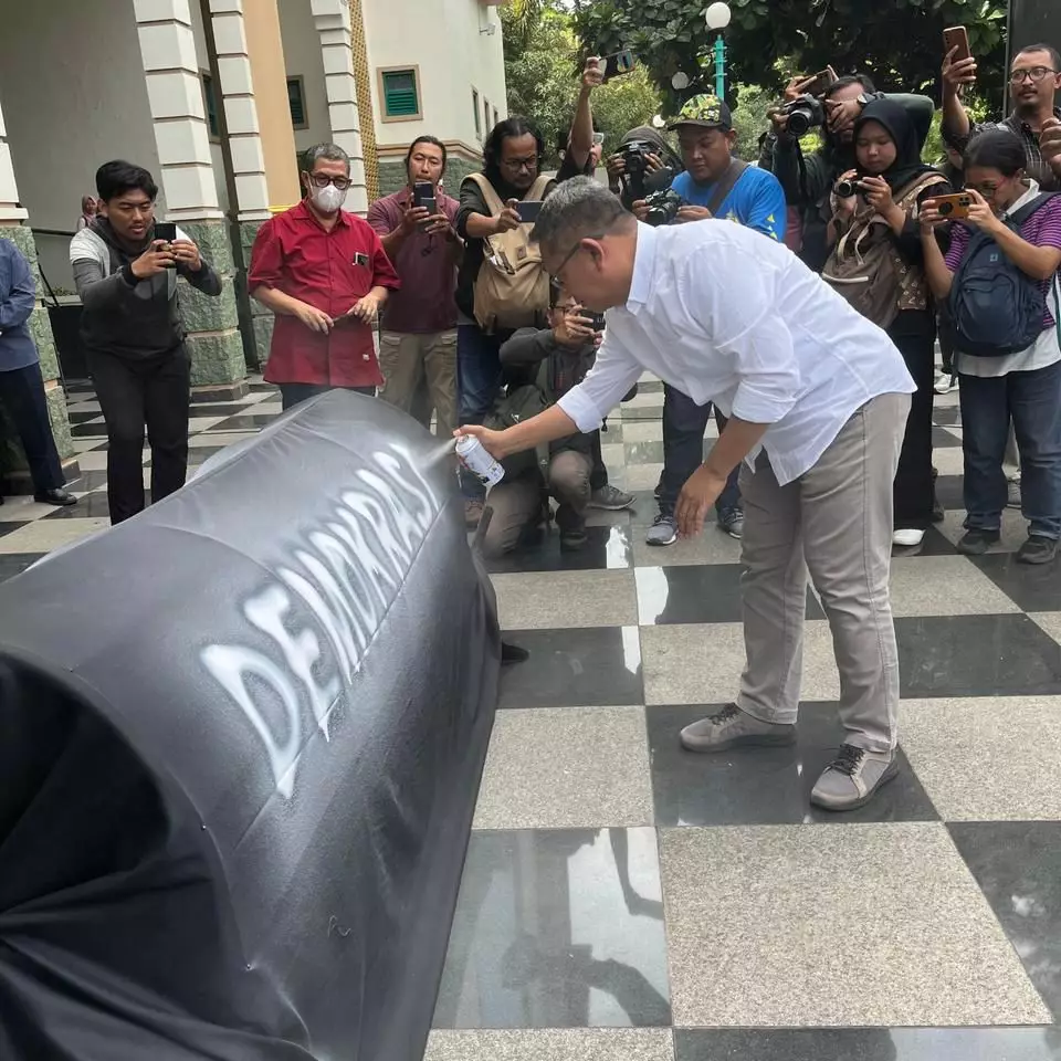 sosok rektor uii fathul wahid © 2024 brilio.net