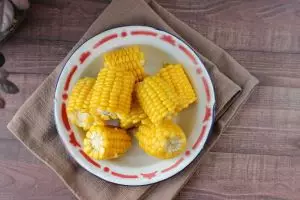 [KUIS] Temukan sifat aslimu hanya dari cara kamu makan jagung rebus, sesuai nggak nih jawabannya?