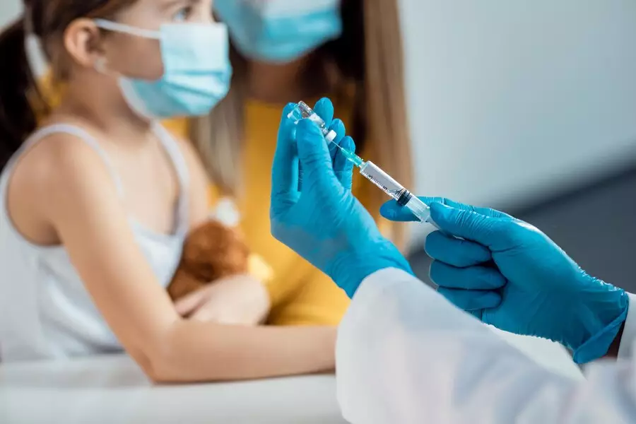 Jenis-jenis vaksin polio, manfaat, dan cara mengatasi efek sampingnya pada anak © 2024 freepik.com Jenis-jenis vaksin polio, manfaat, dan cara mengatasi efek sampingnya pada anak © 2024 freepik.com