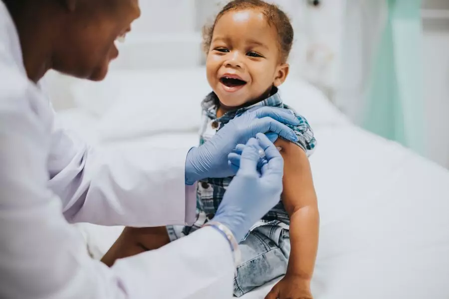 Jenis-jenis vaksin polio, manfaat, dan cara mengatasi efek sampingnya pada anak © 2024 freepik.com Jenis-jenis vaksin polio, manfaat, dan cara mengatasi efek sampingnya pada anak © 2024 freepik.com