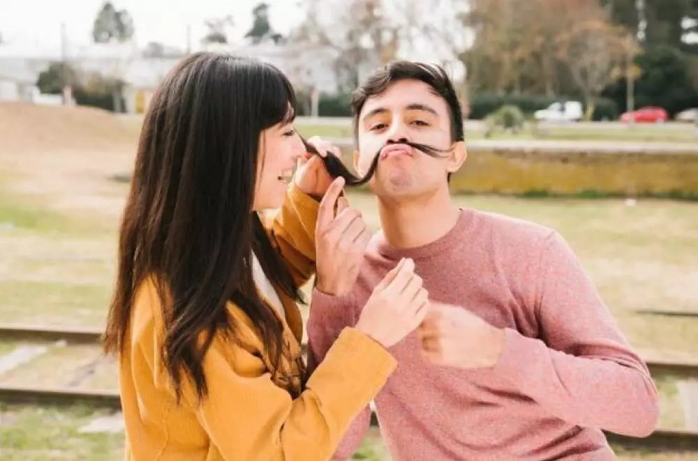 Trik gombalan maut agar bisa taklukkan gebetan freepik.com