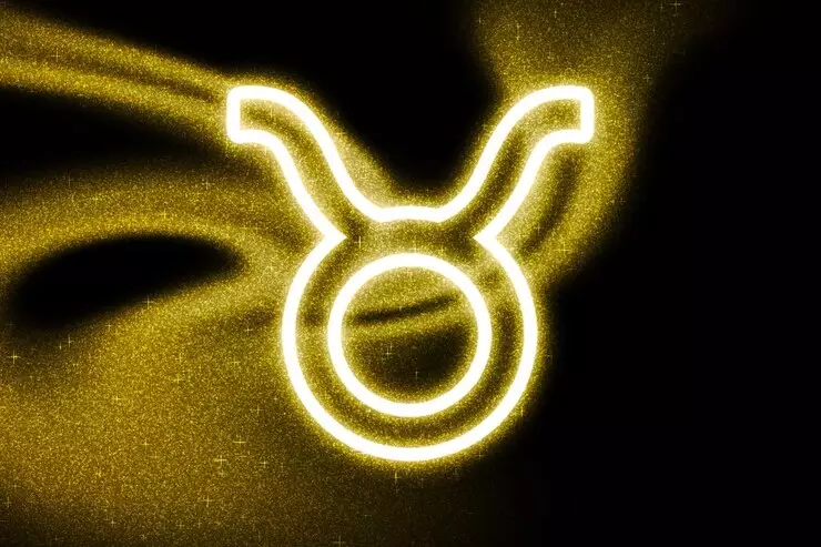 Ramalan keuangan 12 zodiak di Agustus 2024 freepik.com