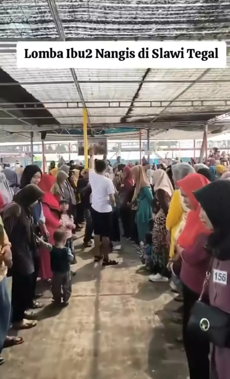 ratusan emak emak nangis di Tegal © TikTok