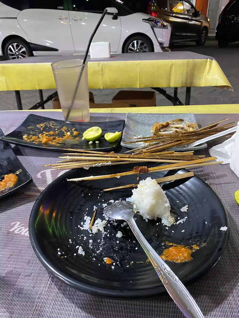 Kisah pria ditinggal pulang cewek © X