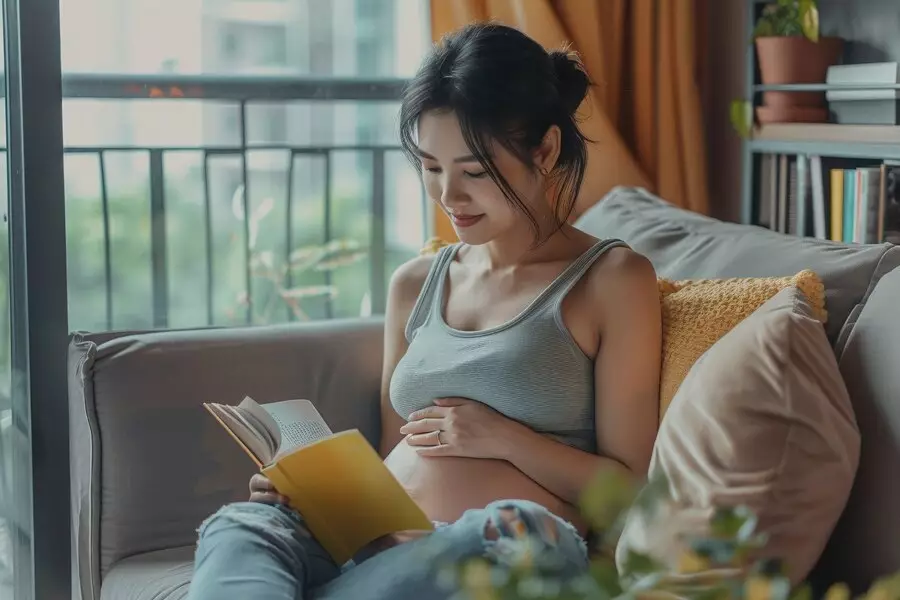 Kebiasaan yang bisa menyebabkan kaki bengkak pada ibu hamil © 2024 freepik.com