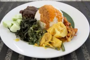 [KUIS] Jangan ngaku pecinta nasi Padang kalau belum jawab 5 pertanyaan ini