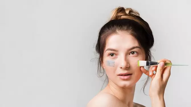 Perbedaan peeling dan eksfoliasi freepik.com